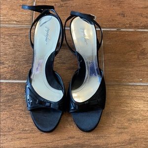 Jacqueline Ferrar black open toe formal heels